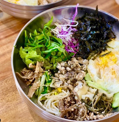 상쾌한 맛으로 여름을 즐기는 '쉬어가기좋은날식당'의 오미자막걸리